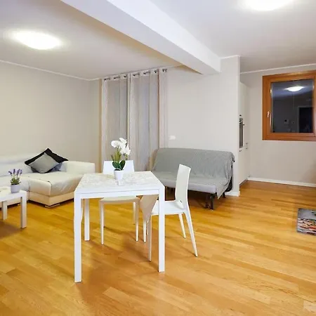 Center Comfort Free Parking Wifi Apartment Aviano