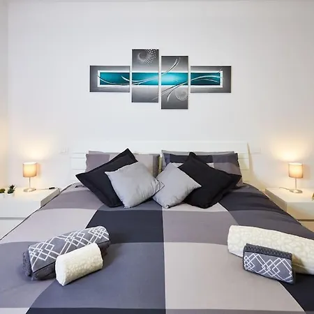 Center Comfort Free Parking Wifi Apartment