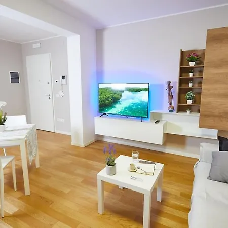 דירה Center Comfort Free Parking Wifi אוויאנו